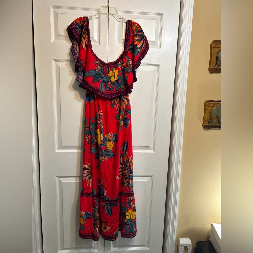NWT Flying Tomato Maxi Dress Size M Medium Red Multi Floral Off or On Shoulder